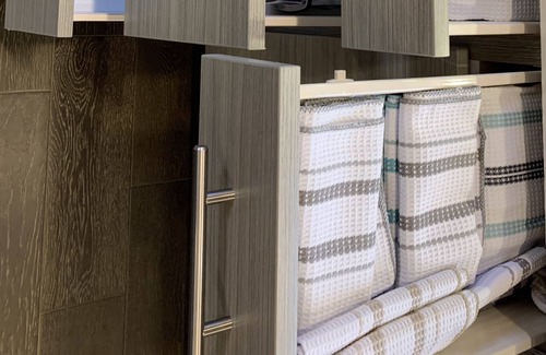 Algoma District House | Elliot Lake - The Phoenix House - sleeps 6