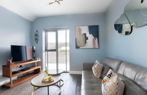 Gloucester Apartment | Elliot Oliver - Luxurious Two Bedroom Apartment in The Docks