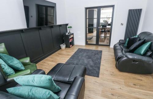 Ainley Top House | Ellis House
