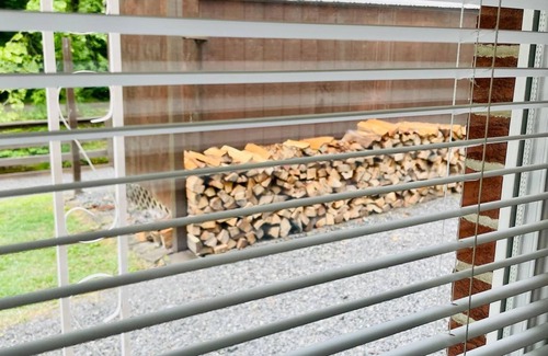 Stafford House | Ellis House Trail Lodging Sleeps 16