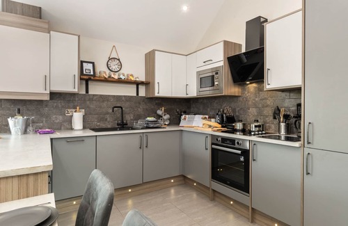 St. Florence Cottage | Elm Tree Cottage