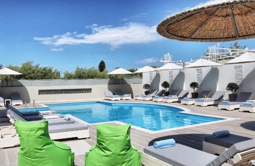 Mavrikiano Apartment | Elounda Garden Maxima Suite Beheiztes Schwimmbad