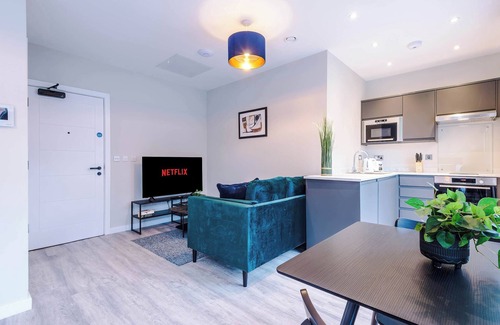 Southport Apartment | Elysée Suites - Spacious Studio in Southport