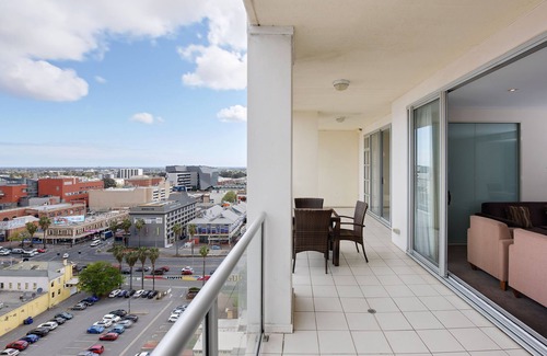 Adelaide Central Business District Apartment | Embassy 2br free parking