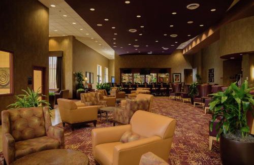 Brooklyn Center Hotel | Embassy Suites by Hilton Minneapolis North