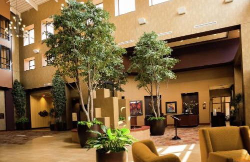 Brooklyn Center Hotel | Embassy Suites by Hilton Minneapolis North