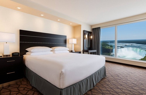 Fallsview Hotel | Embassy Suites by Hilton Niagara Falls Fallsview