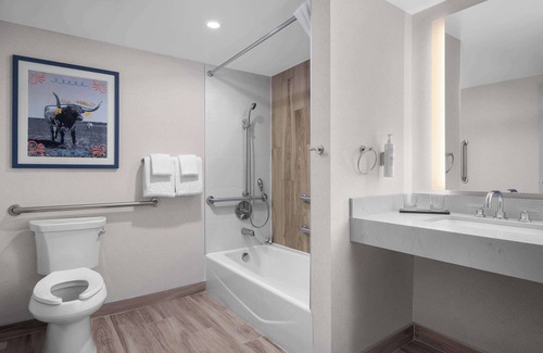 El Paso Hotel | Embassy Suites by Hilton El Paso