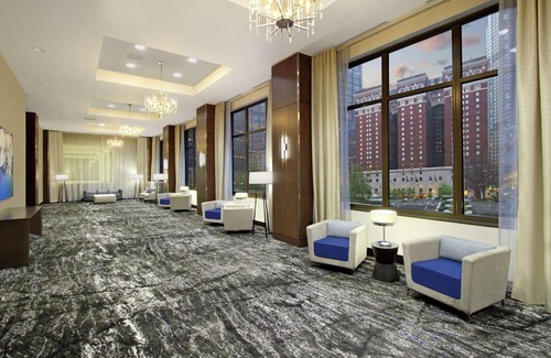 Downtown Pittsburgh Hotel | Embassy Suites Pittsburgh-Downtown