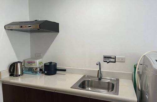 Ermita Apartment | Embassy Waves Retreat