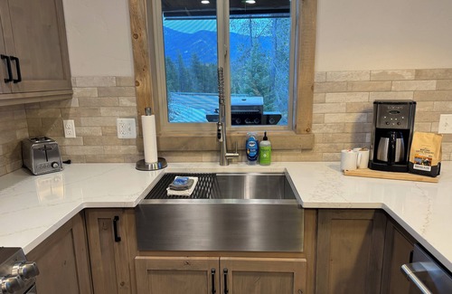 Coram Condo | Embrace Adventure! 7 mi to GNP- 2bd/2ba Condo - Private Patio w/Hot Tub - #1-1