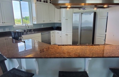 Lakeview  Jefferson County House | Embrace the tranquility of this Heavenly Pleasure Island Lake House.