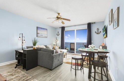 Panama City Beach Apartment | Emerald Chic BeachFront 2 bdr apt 4 beach seats and a cannope on us