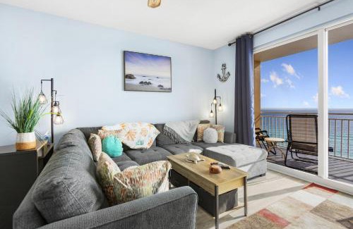 Panama City Beach Apartment | Emerald Chic BeachFront 2 bdr apt 4 beach seats and a cannope on us