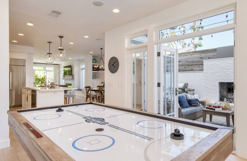 Santa Ana Heights House | Emerald Cove by AvantStay | Mins to Beach & Pier