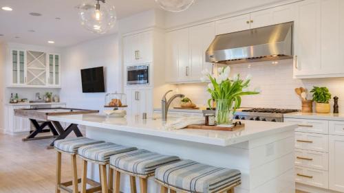 Santa Ana Heights House | Emerald Cove by AvantStay Mins to Beach Pier