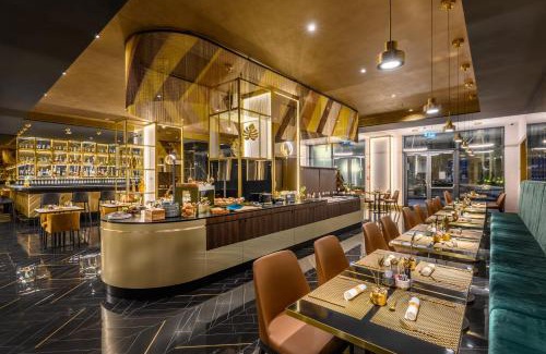 Inner City Budapest Apartment | Emerald Downtown Luxury Suites by Continental Group