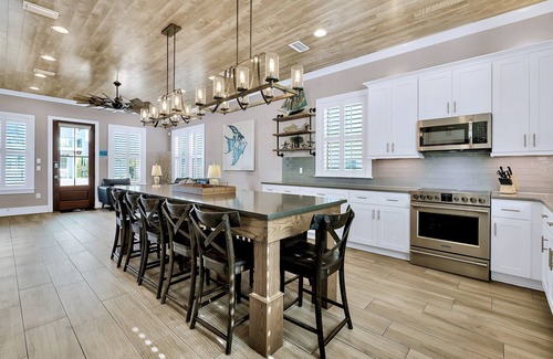 Miramar Beach House | Emerald Dream: Free golf cart, Walk to beach, Heated pool, Game room