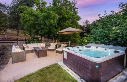 Yosemite Forks House | Emerald Escape 50 Acres w/Hot Tub, Game Room