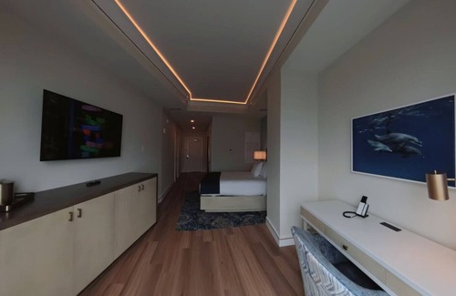 Destin Hotel | Emerald Grande Newest Addition- Harbor Suites