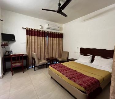 Sulthan Bathery Hotel | Emerald Holidays Wayanad