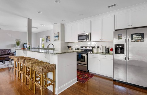 Radcliffeborough House | Emerald House | Perfect Location