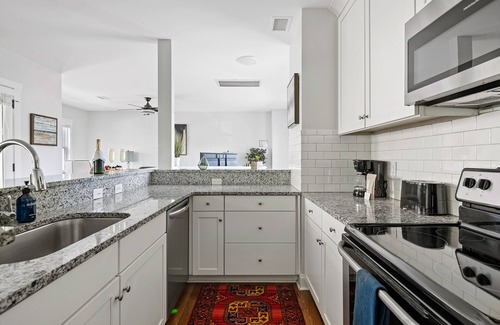 Radcliffeborough House | Emerald House | Perfect Location
