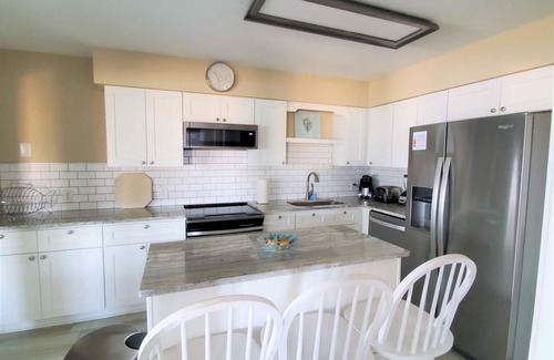 Emerald Isle House | Emerald Isle OCEANFRONT 4 BR 1/2 Duplex - watch dolphins from the deck!
