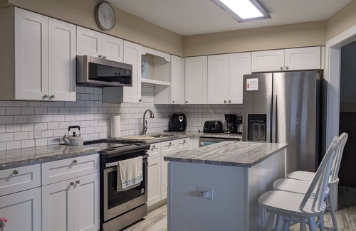 Emerald Isle House | Emerald Isle OCEANFRONT 4 BR 1/2 Duplex - watch dolphins from the deck!