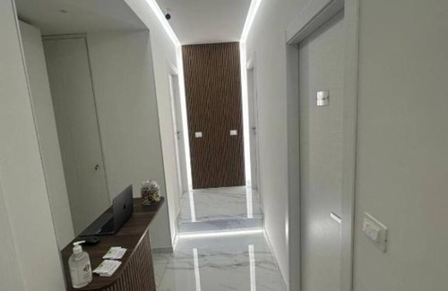 Naples House | Emerald Rooms: Triple Room with Bathtub