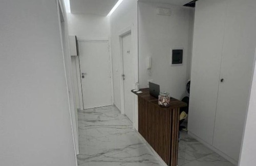 Naples House | Emerald Rooms: Triple Room with Bathtub