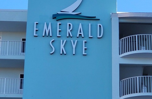 Orange Beach Condo | EMERALD SKYE - BEAUTIFUL GULF FRONT CONDO & CLOSE TO EVERYTHING IN ORANGE BEACH!