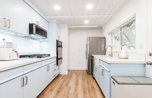 Twin Peaks Cabin | Emerson's Chalet: Family Friendly A-Frame Cabin Close To Everything