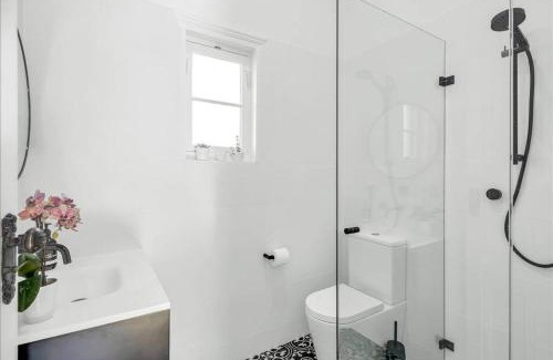 Mile End House | Emilias' Place - Mile End City Fringe