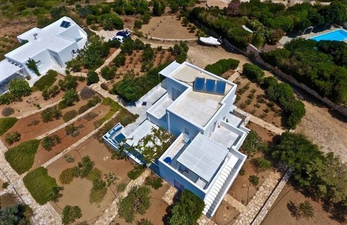 Nea Cryssi Akti Villa | En Bord de Mer, Entre Vignes et Oliviers