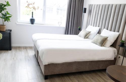 Raamsdonksveer Apartment | En Suite Bathroom, Fast Wifi, Kitchen Access