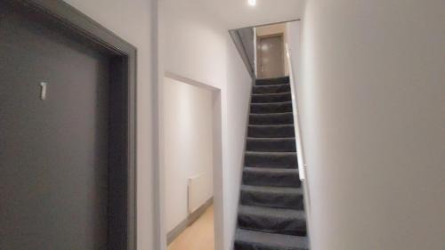 Eccles House | En-suite Double-Bedroom in the Heart of Eccles Manchester BH5 Perfect for Short Stays