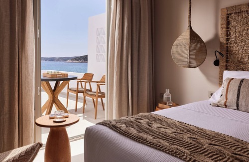Platis Gialos Hotel | Enalion Suites Sifnos