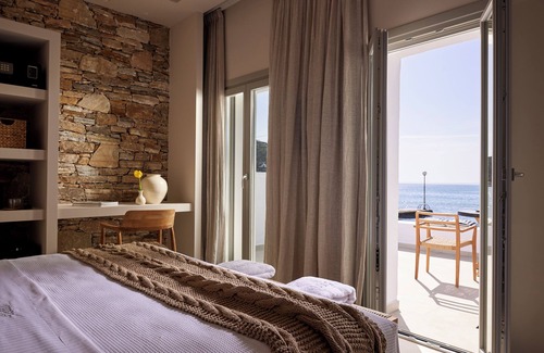 Platis Gialos Hotel | Enalion Suites Sifnos