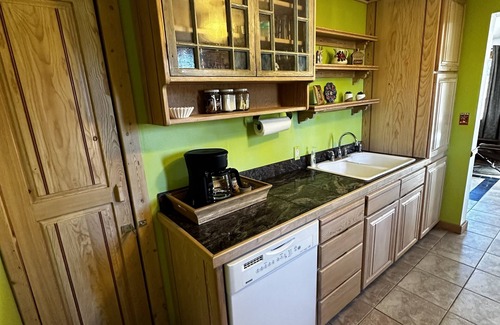 Questa House | enchanted 2 bed 2 bath 20 minutes from ski area