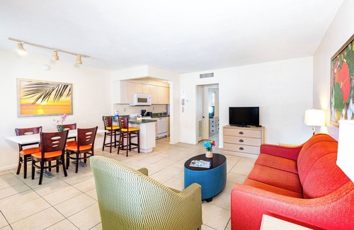 Hollywood South Central Beach Condo | Enchanted Isle Resort