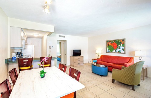 Hollywood South Central Beach Condo | Enchanted Isle Resort