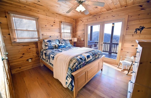 Morganton Cabin | Enchanted Lookout Lodge | 3 Bed, 3 Bath