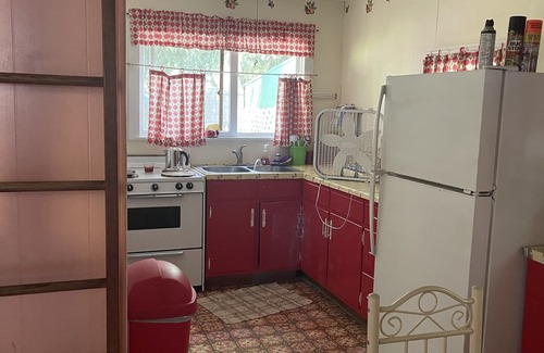 Aldenville Cottage | Enchanting cottage in private lake community