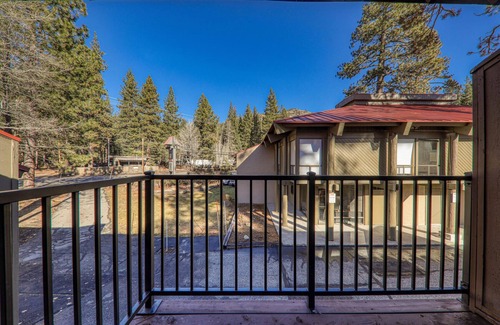 Truckee Apartment | Enchanting Deluxe Studio #216 at Donner Lake Village