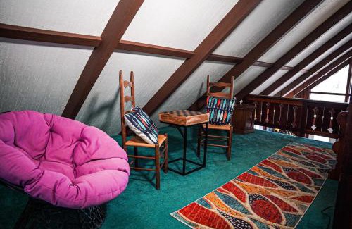 Pine Mountain Ski Chalet | Enchanting Lake View chalet with ramp access