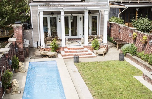 Old Louisville House | Enchanting Oasis Spa Victorian Area
