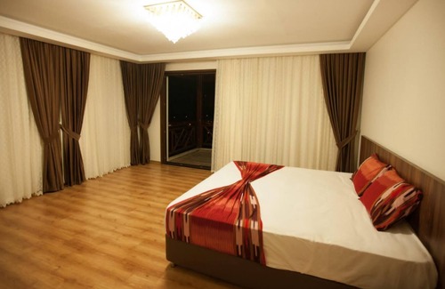 Ardesen Villa | Enchanting Villa near Firtina River with Backyard