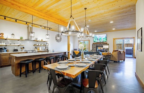 Downtown Leavenworth Cabin | Enchantment Lodges *Unit A - 5 min Walk to DT Leavenworth WA!