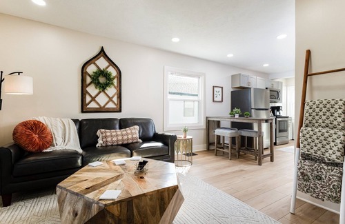 Wooded Estates House | End Zone Escape<>2BR house 1 mile to ND Stadium!